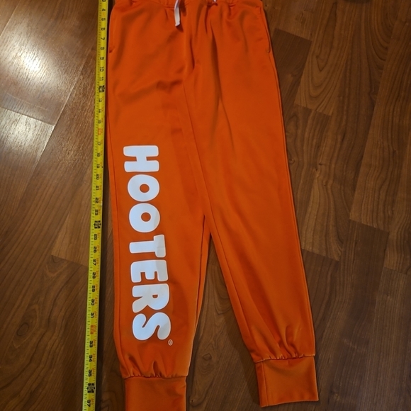 Small Vintage Hooters Tracksuit - Picture 9 of 10